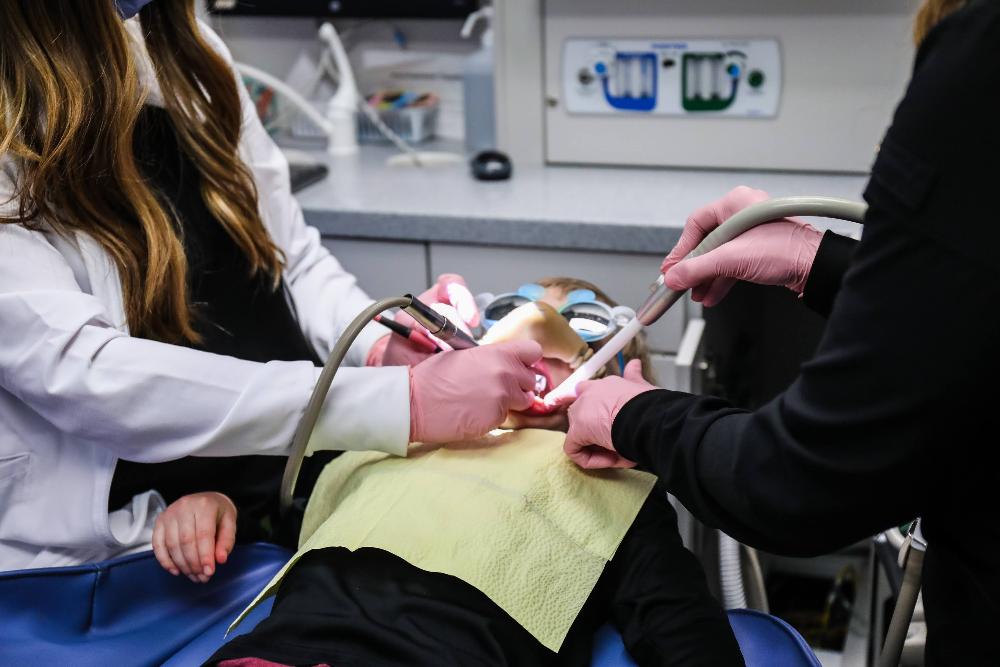 Kid during emergency dental care in Dubuque, IA